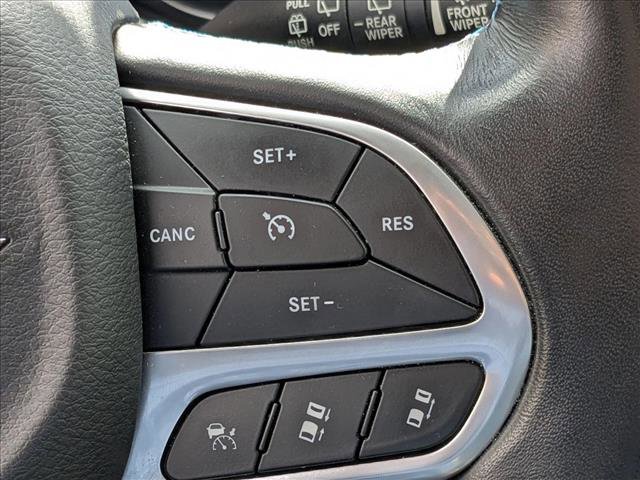 Used 2021 Chrysler Pacifica Touring-L image 11