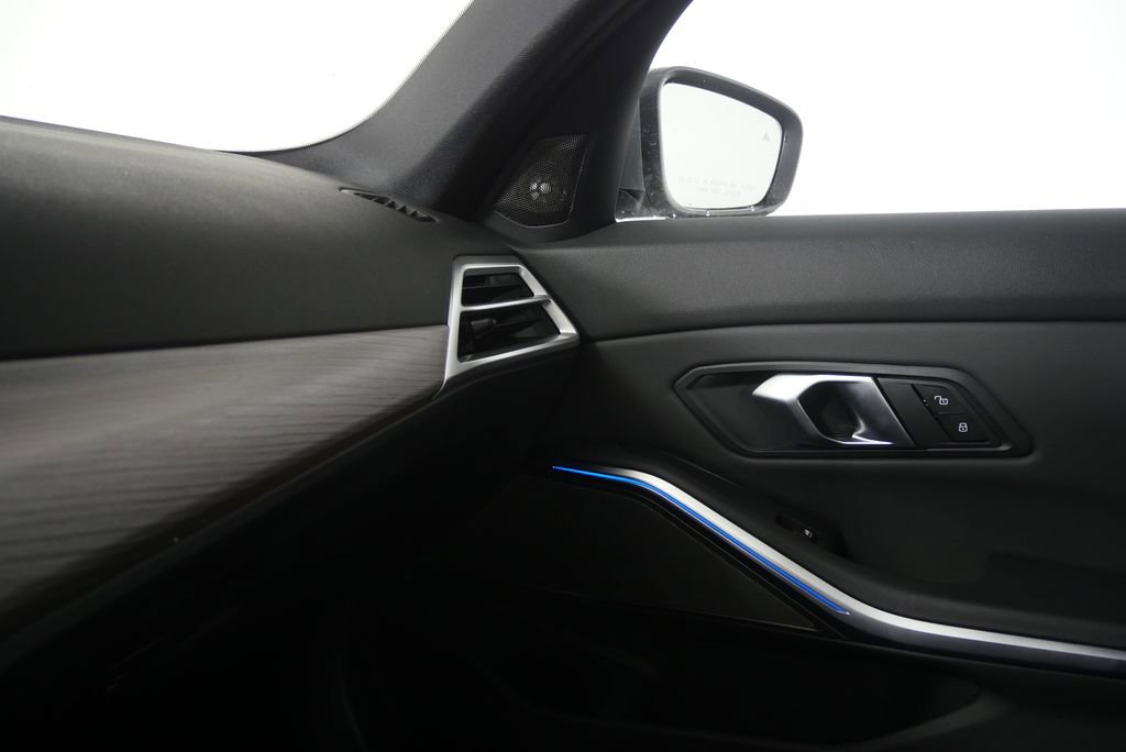 Certified 2025 BMW 330i Sedan RWD image 27