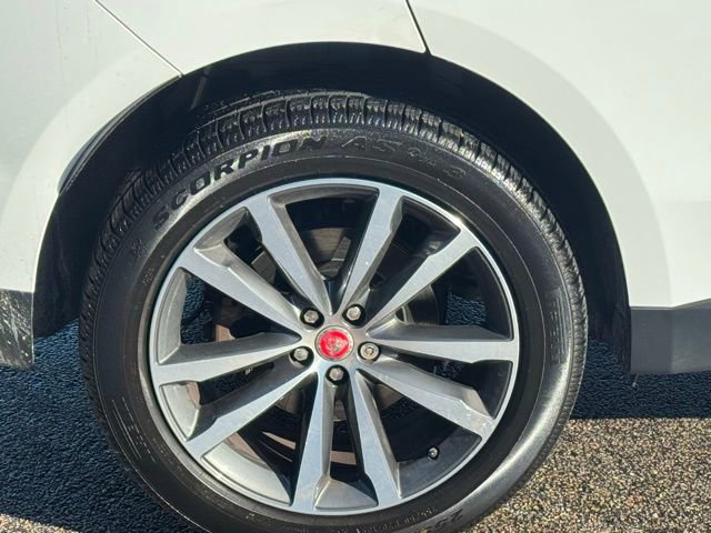 Used 2019 Jaguar F-PACE Prestige image 12