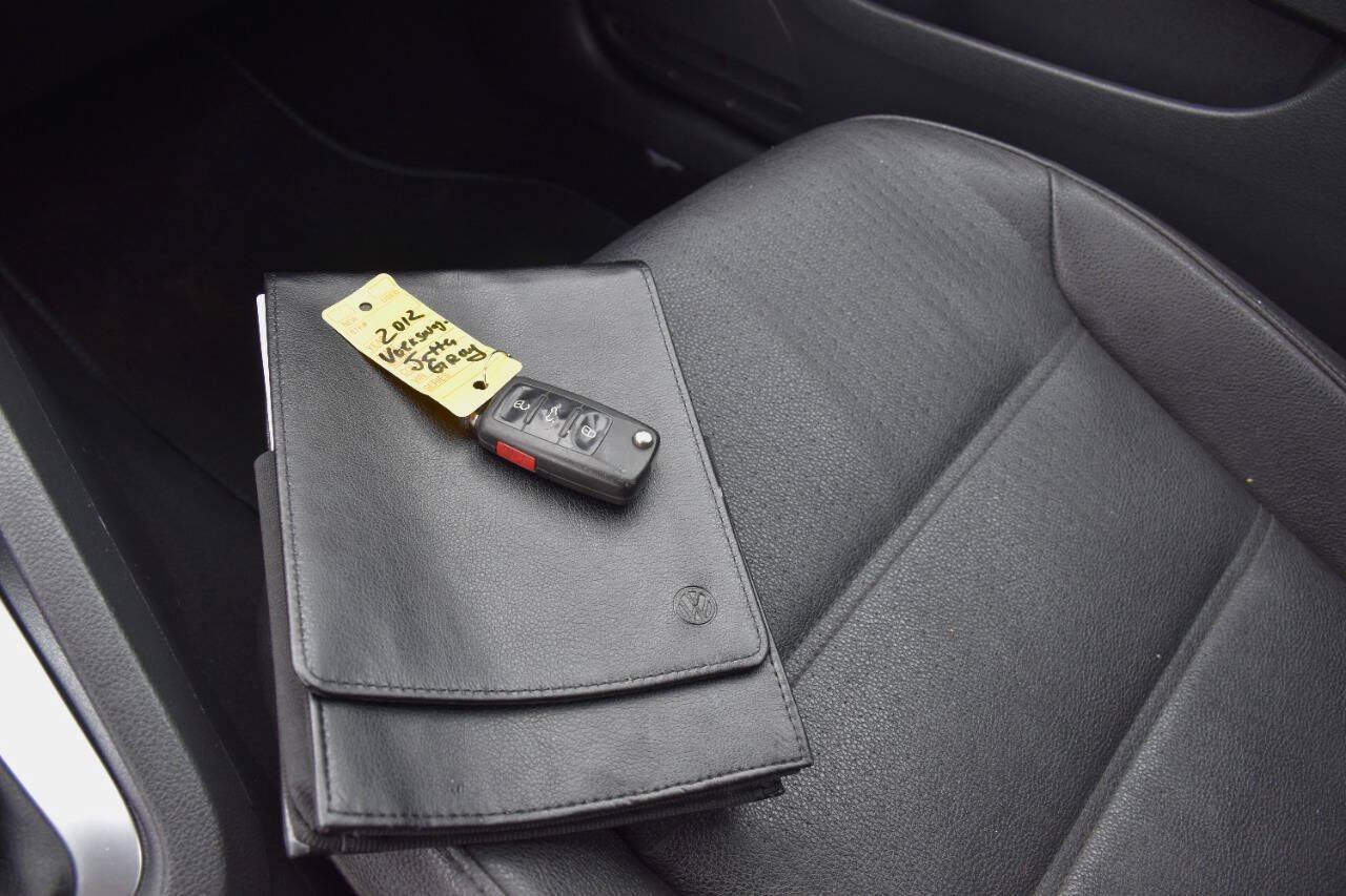 Used 2012 Volkswagen Jetta SE FWD image 19