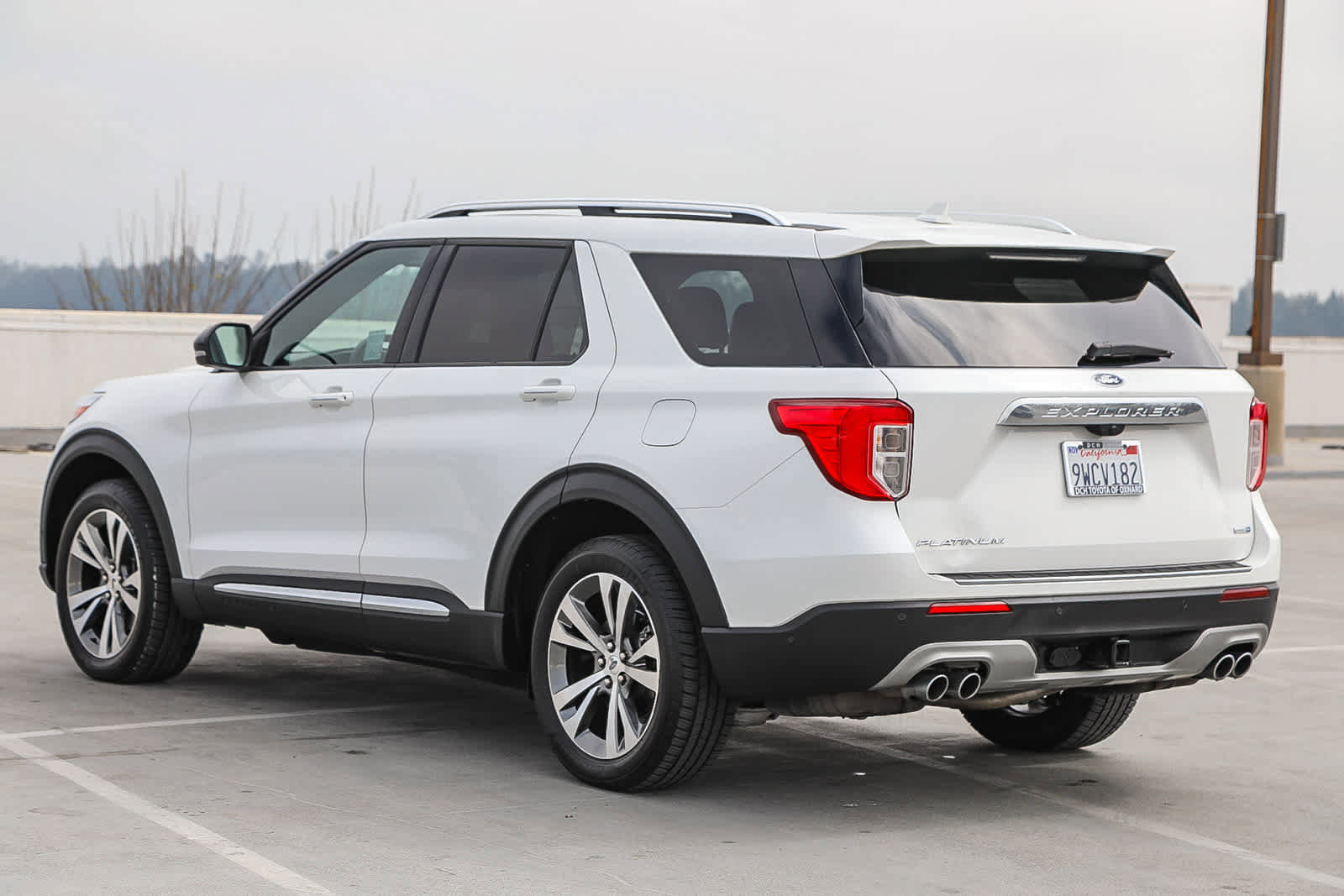 Used 2020 Ford Explorer Platinum w/ Premium Technology Package image 7