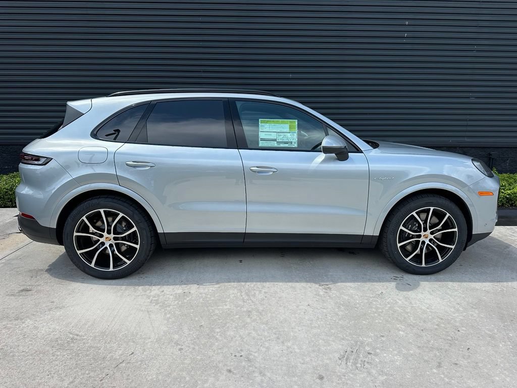 Used 2026 Porsche Cayenne E-Hybrid AWD/4WD image 11