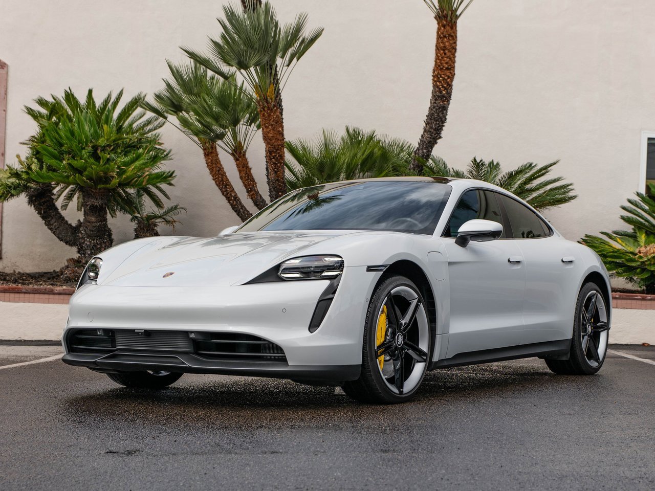 Used 2020 Porsche Taycan 4S image 8