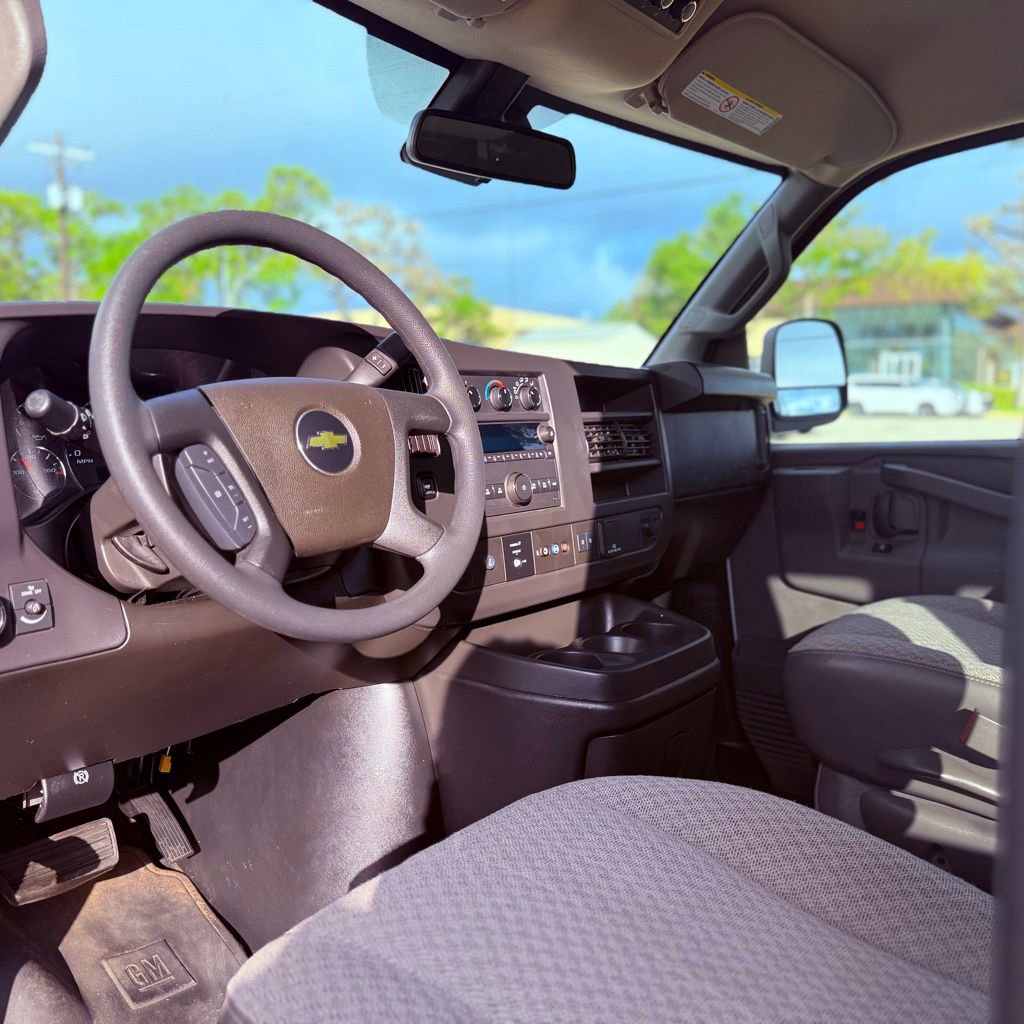 Used 2025 Chevrolet Express 3500 LT w/ LT Preferred Equipment Group image 20