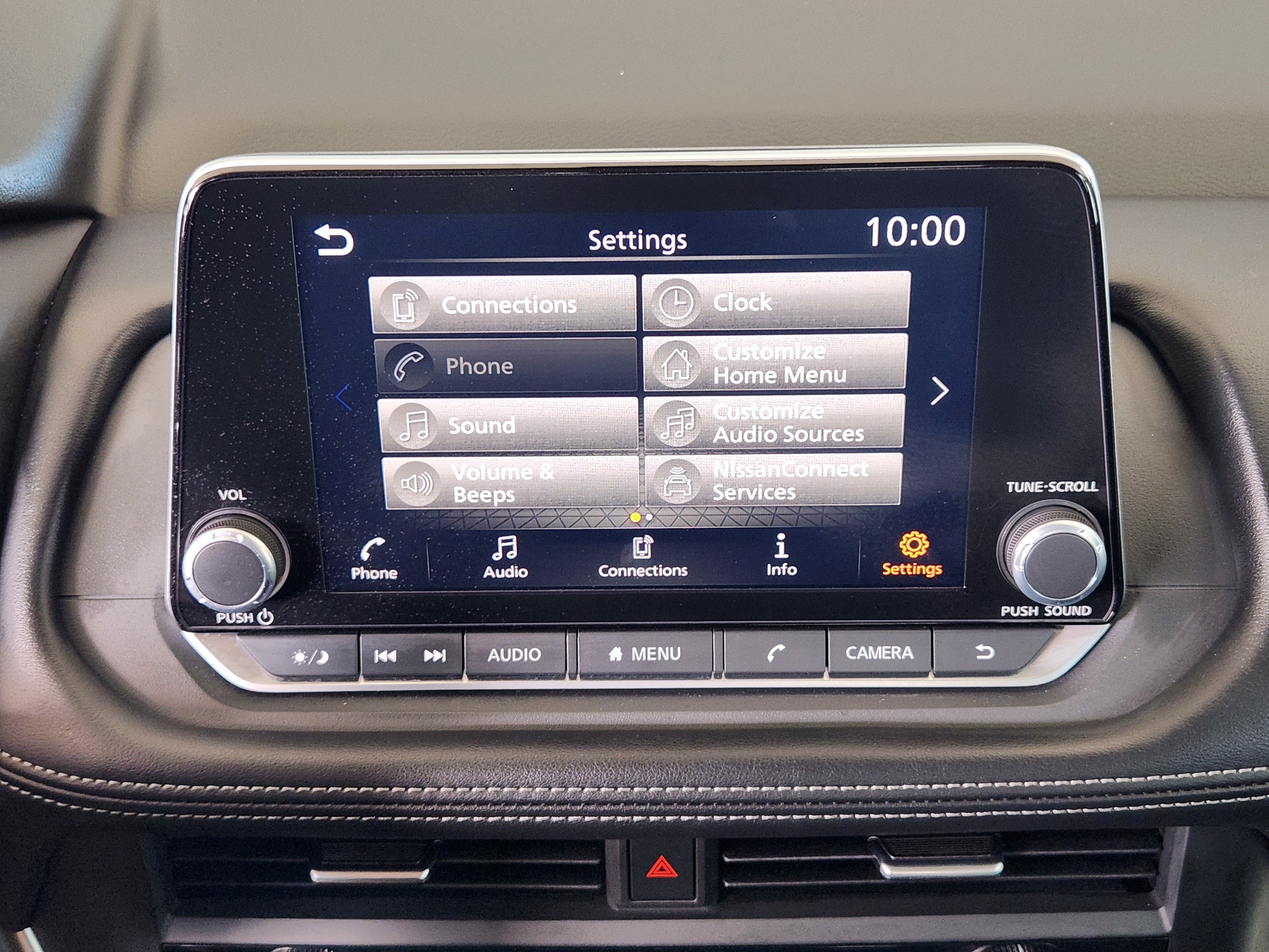 Used 2025 Nissan Rogue SV FWD image 17