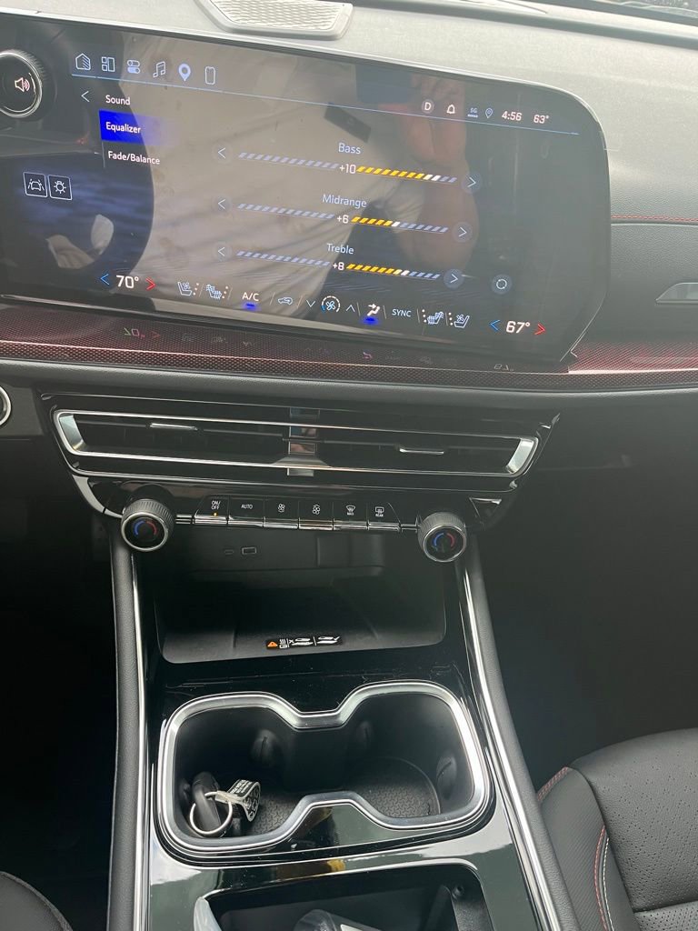 Used 2026 Chevrolet Traverse RS FWD image 10