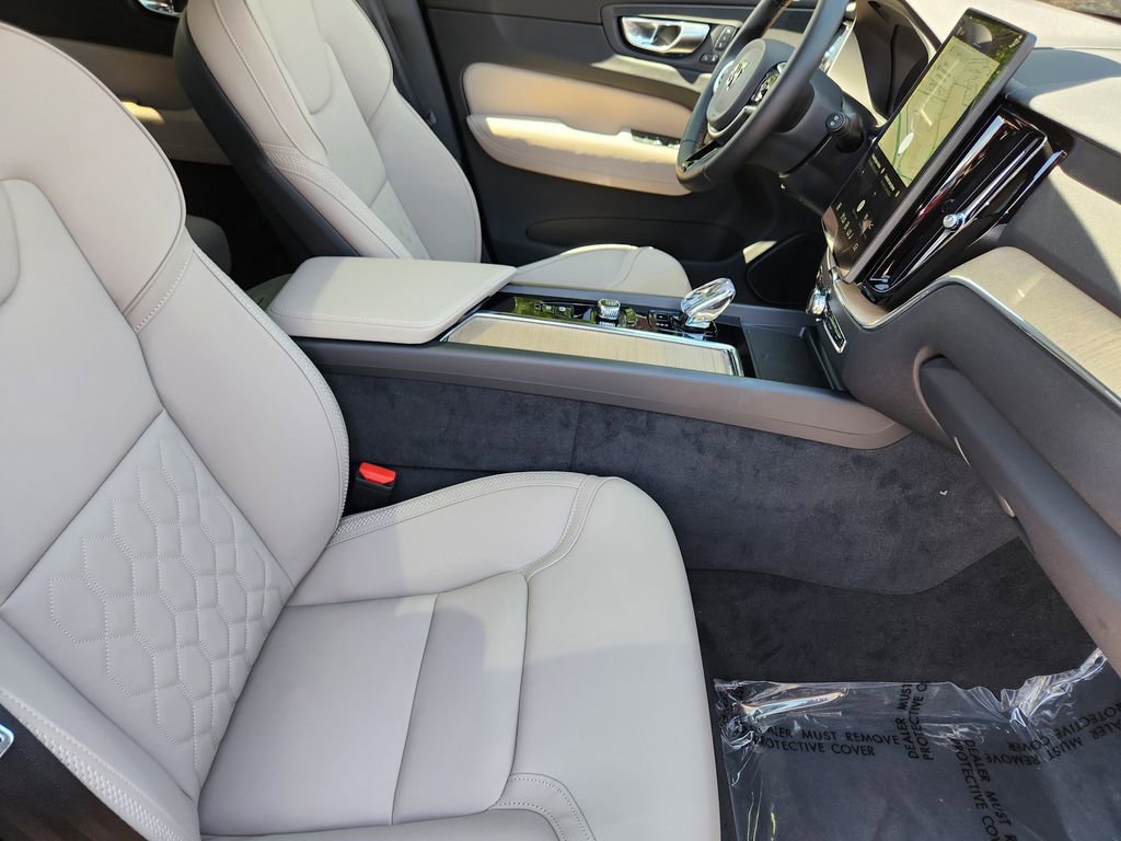 New 2026 Volvo XC60 T8 Plus w/ Climate Package AWD/4WD image 5