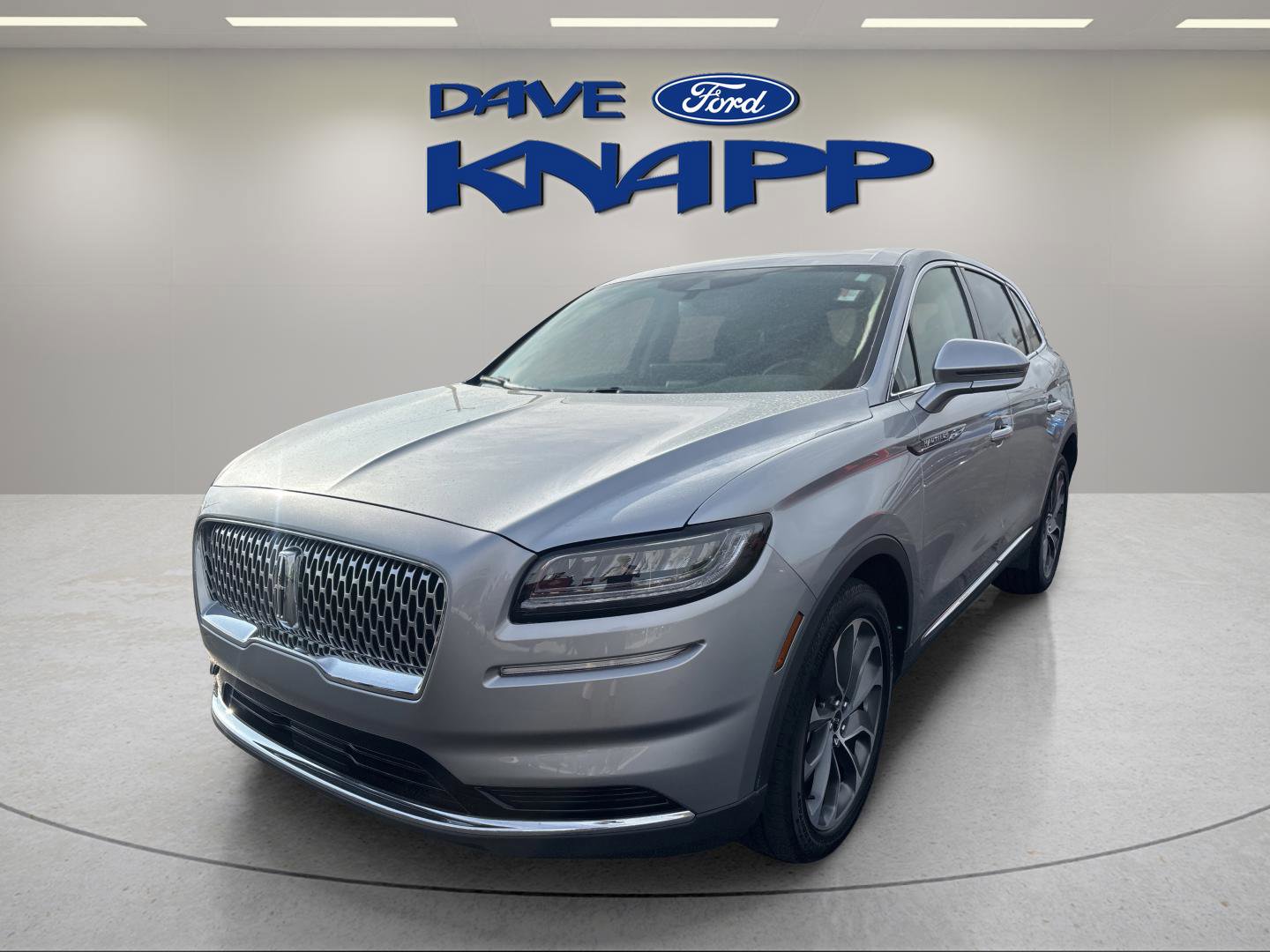 Used 2023 Lincoln Nautilus Reserve image 3