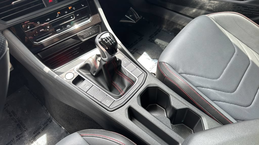Used 2025 Volkswagen Jetta GLI Autobahn FWD image 27
