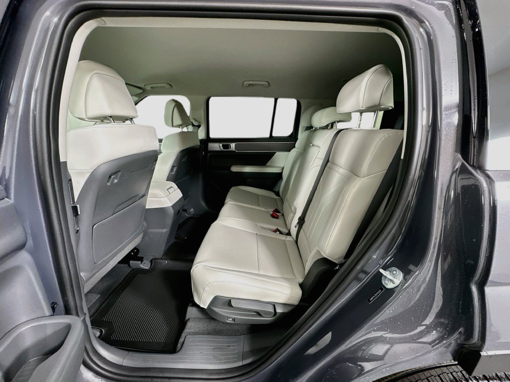 New 2027 Hyundai Santa Fe SEL FWD image 16