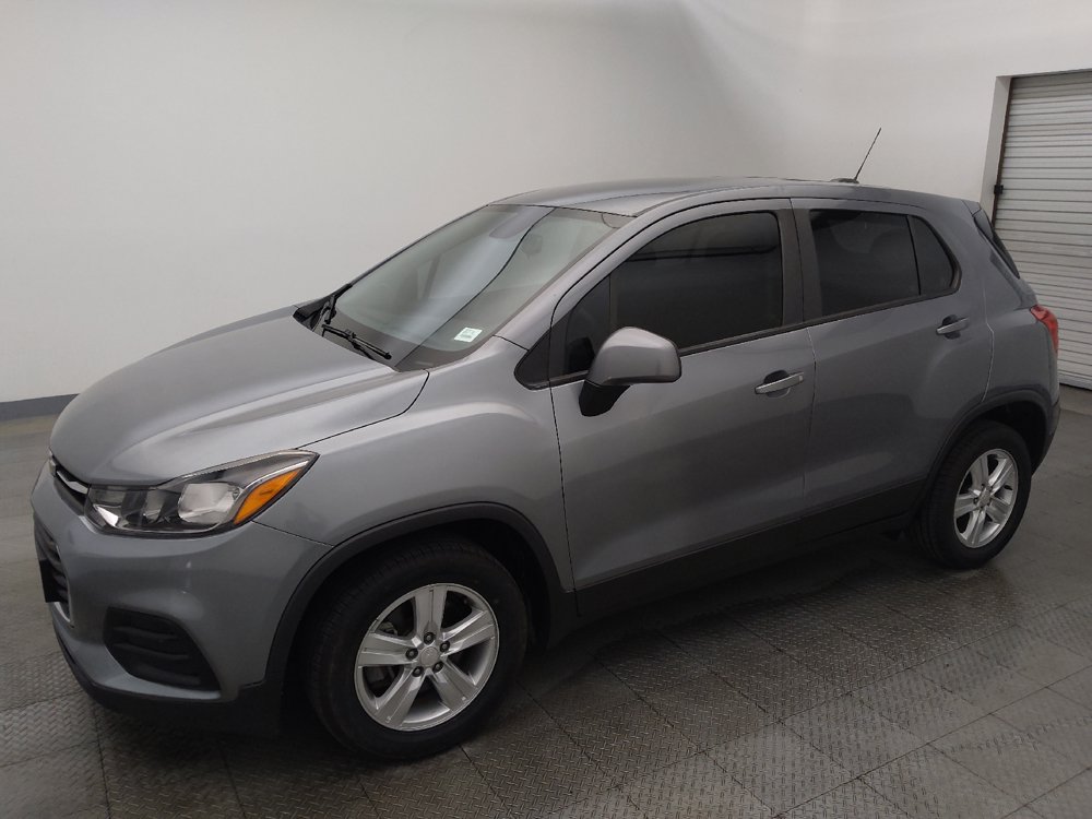 Used 2020 Chevrolet Trax LS FWD image 2