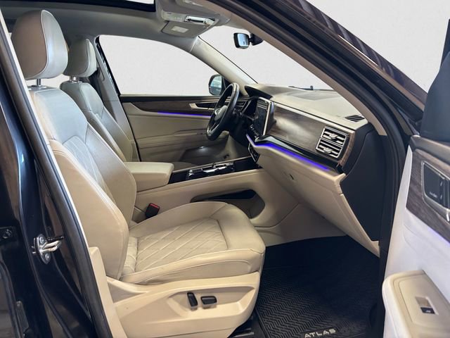 Used 2024 Volkswagen Atlas SEL Premium R-Line image 16