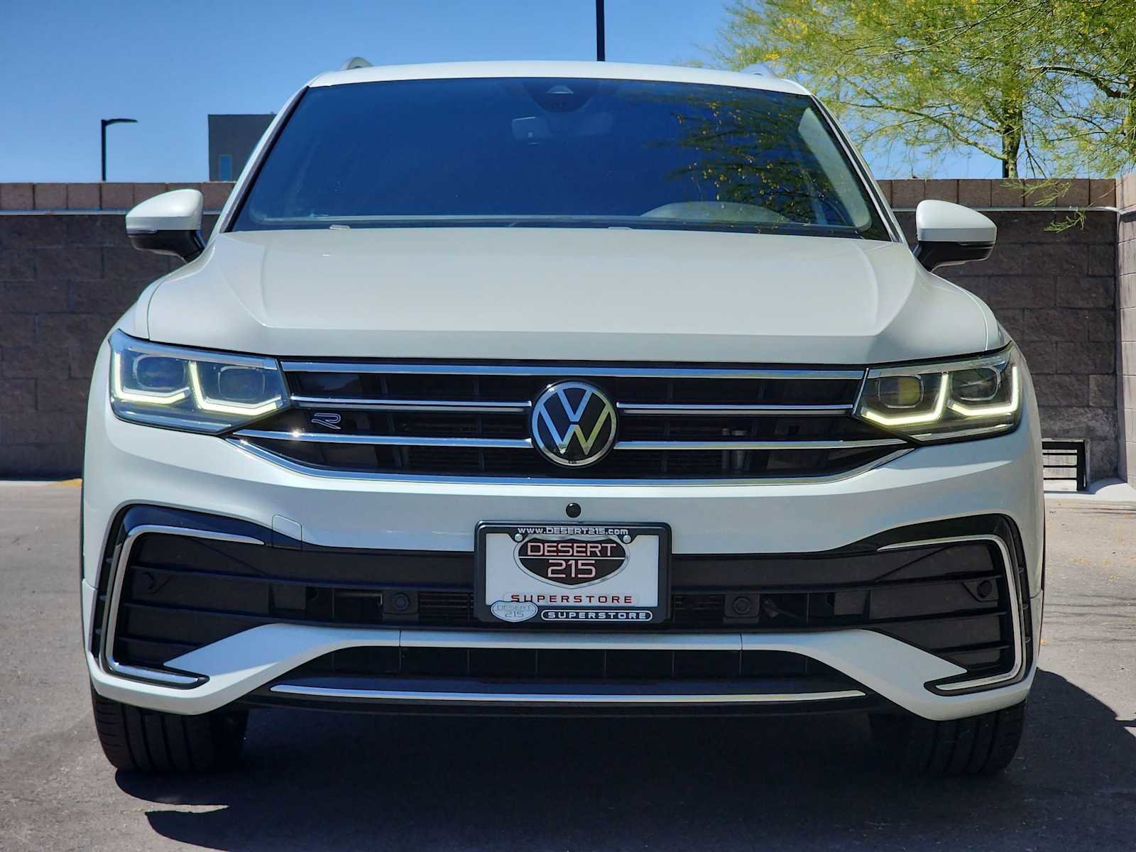 Used 2022 Volkswagen Tiguan SEL R-Line AWD/4WD image 3