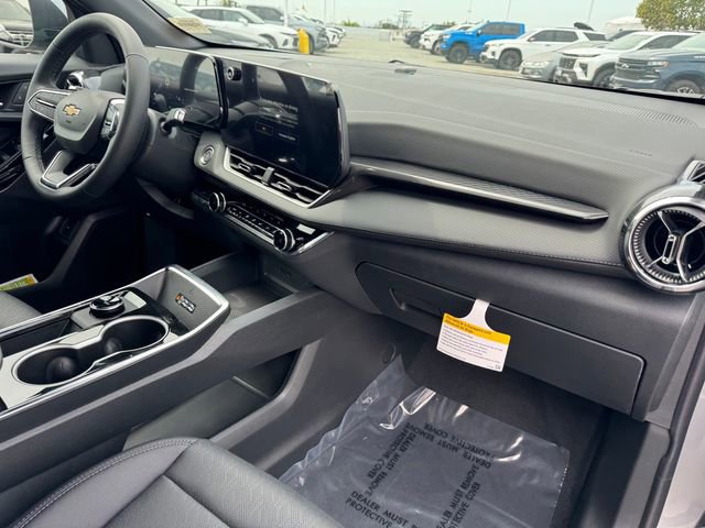 New 2026 Chevrolet Equinox LT w/ Convenience Package II FWD image 6