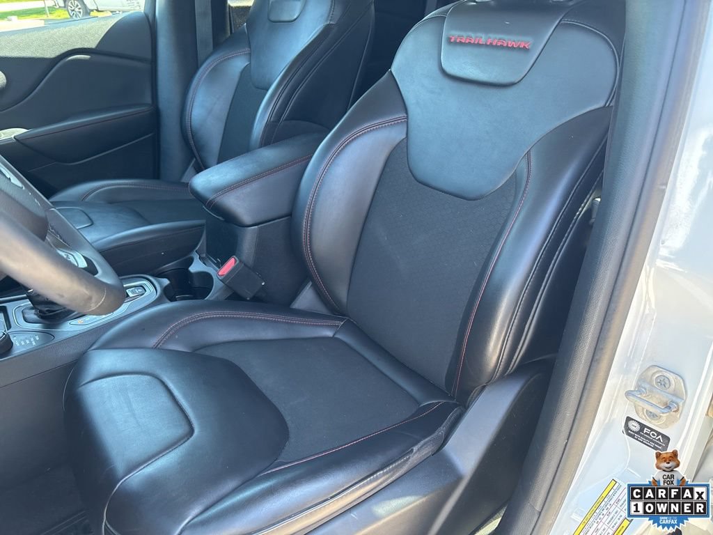 Used 2022 Jeep Cherokee Trailhawk w/ Comfort/Convenience Group AWD/4WD image 56