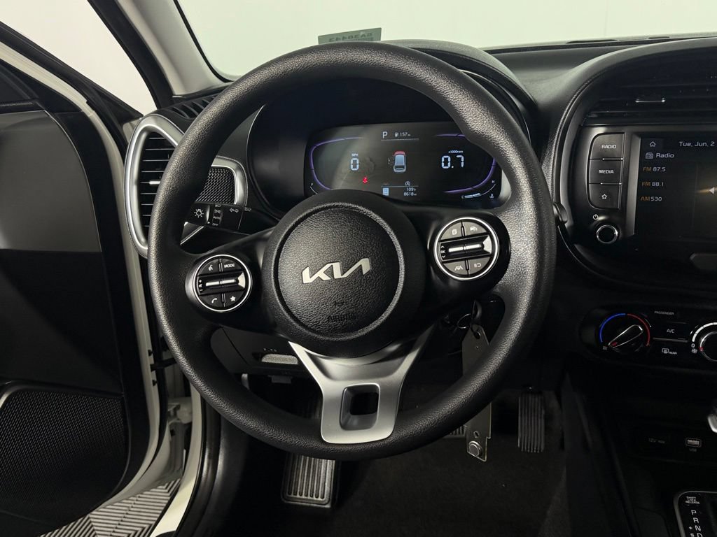 Used 2025 Kia Soul LX FWD image 17