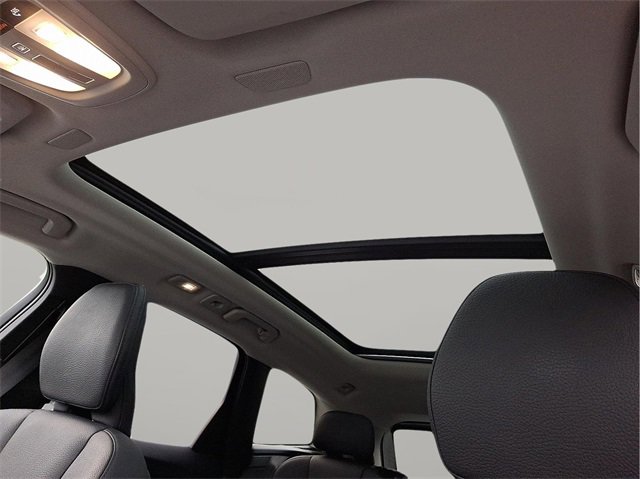 Certified 2025 Volvo XC60 B5 Plus image 12