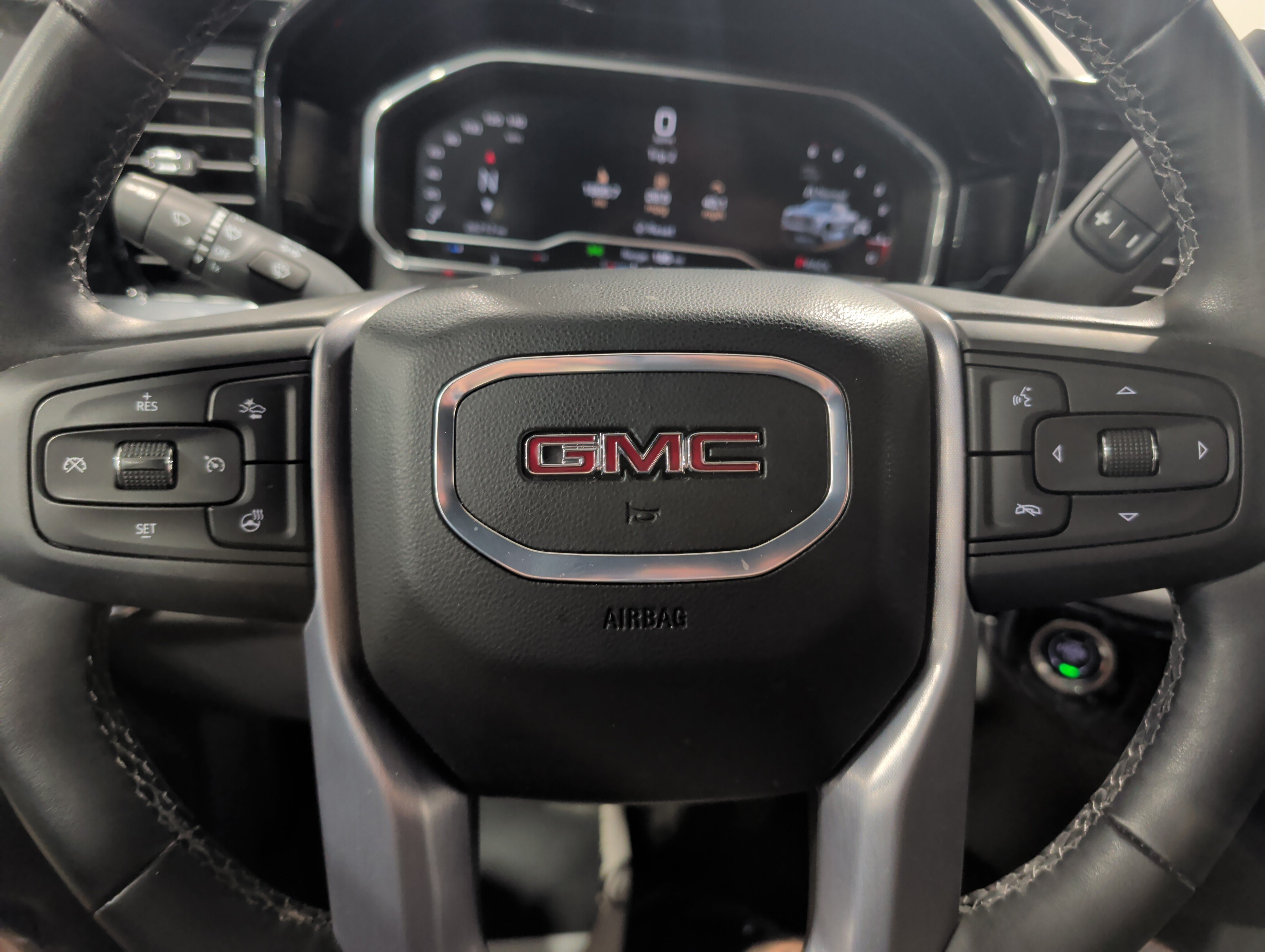 Used 2024 GMC Sierra 1500 Elevation w/ X31 Off-Road Package AWD/4WD image 10