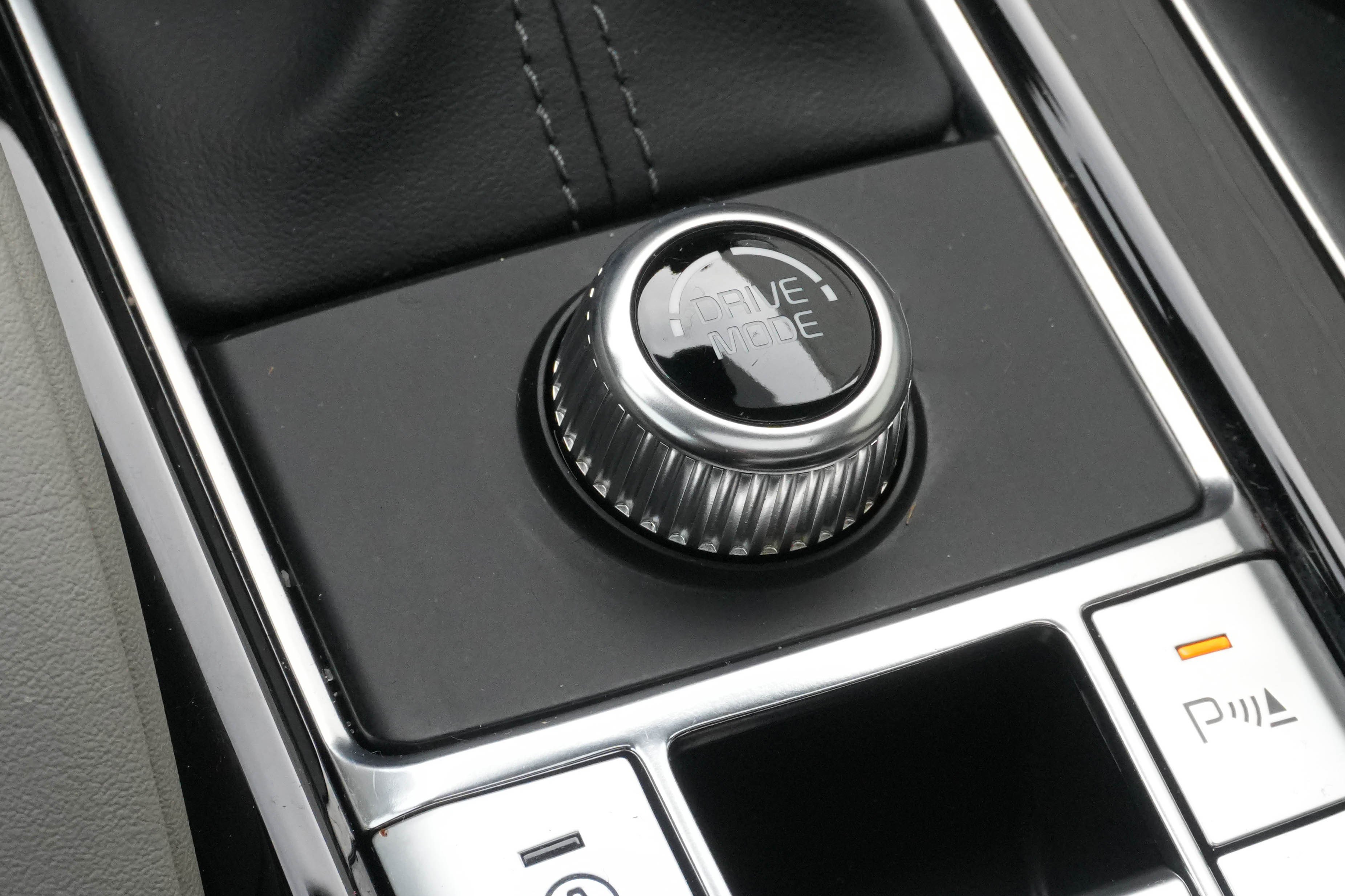 Used 2025 Kia Telluride EX w/ EX Captain's Chair Package image 29