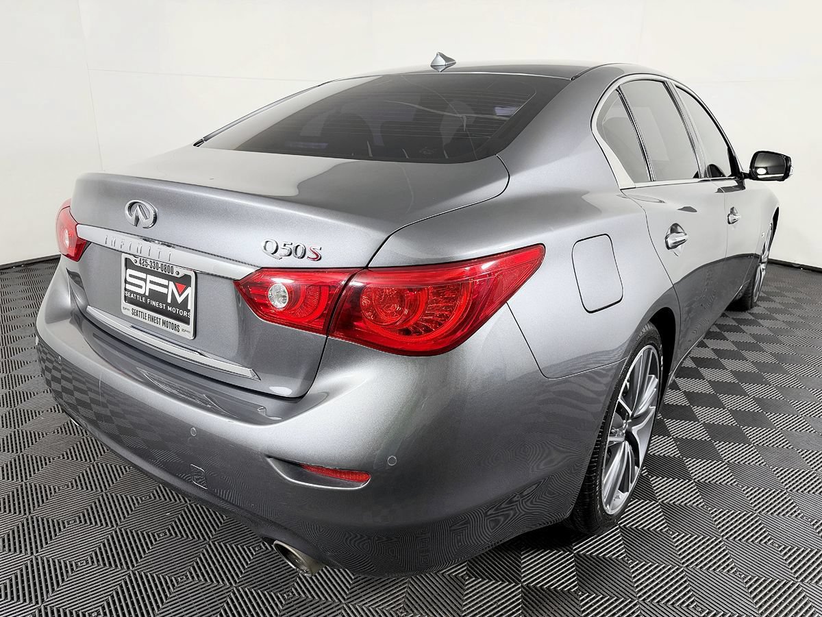Used 2015 INFINITI Q50 w/ Deluxe Touring Package RWD image 8