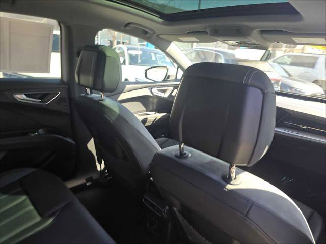 Used 2024 Audi Q4 e-tron Prestige image 16