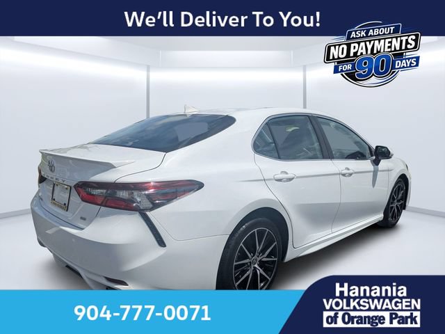 Used 2023 Toyota Camry SE FWD image 3