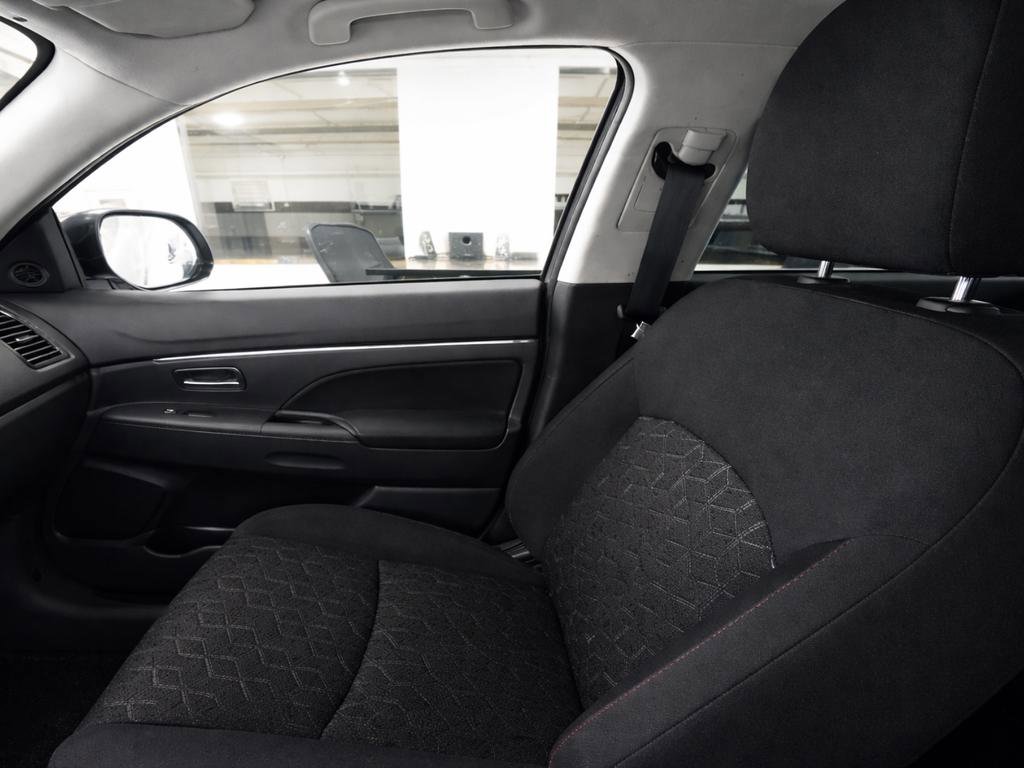 Used 2026 Mitsubishi Outlander Sport LE AWD/4WD image 12