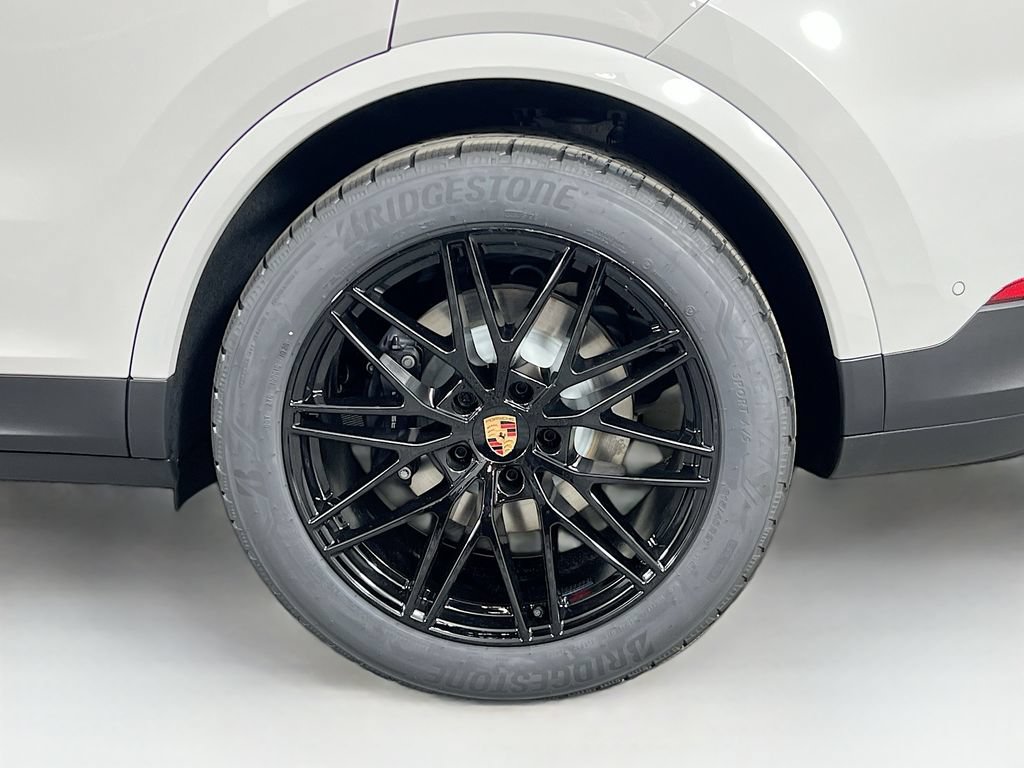 New 2026 Porsche Cayenne Coupe AWD/4WD image 33