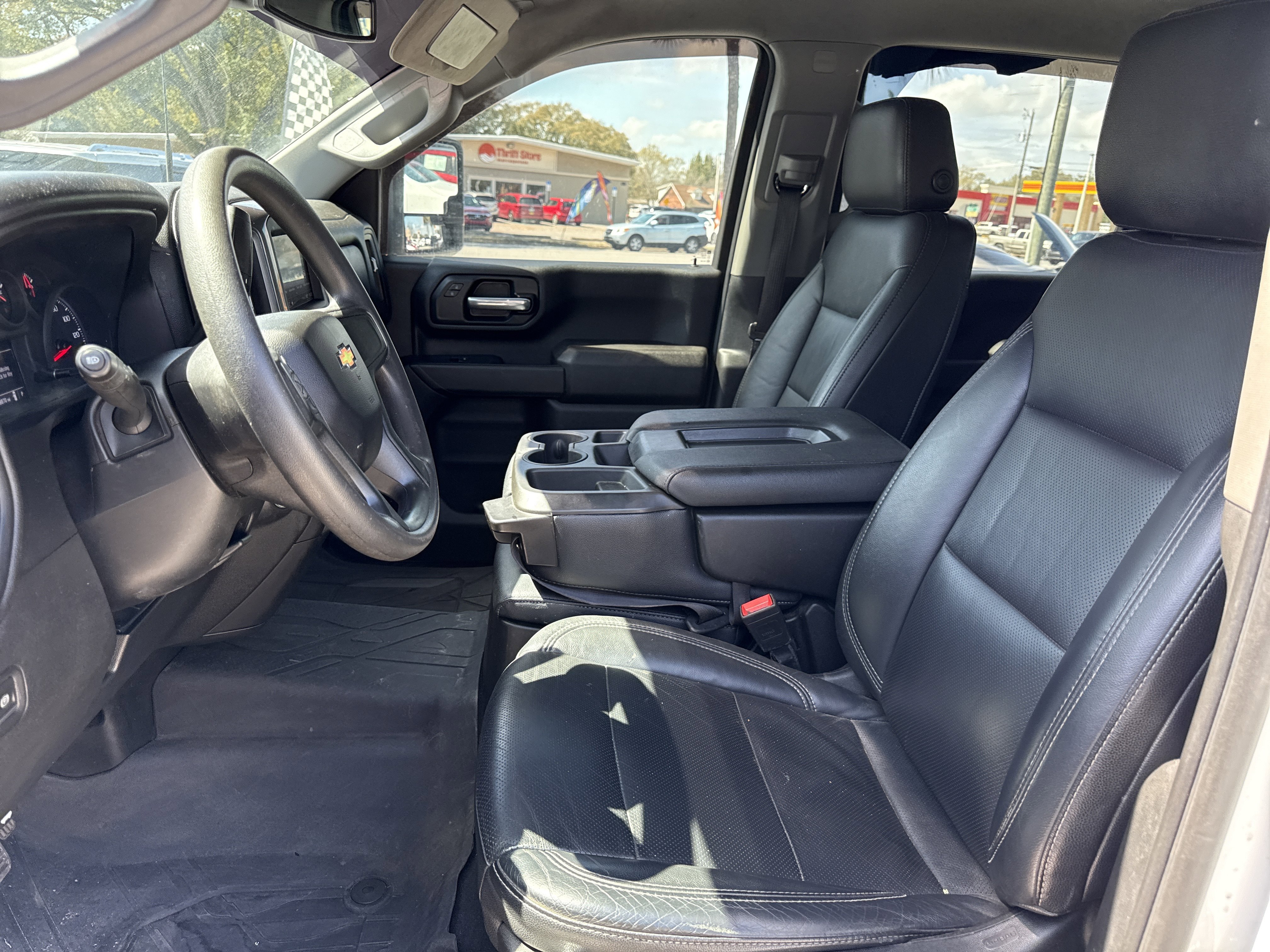 Used 2024 Chevrolet Silverado 2500 Custom w/ Custom Value Package image 9