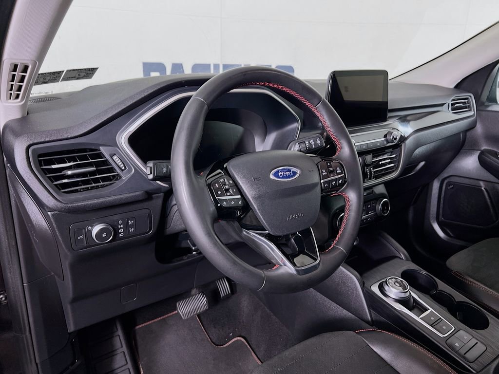 Used 2022 Ford Escape SEL w/ SEL Stealth AWD Package image 11