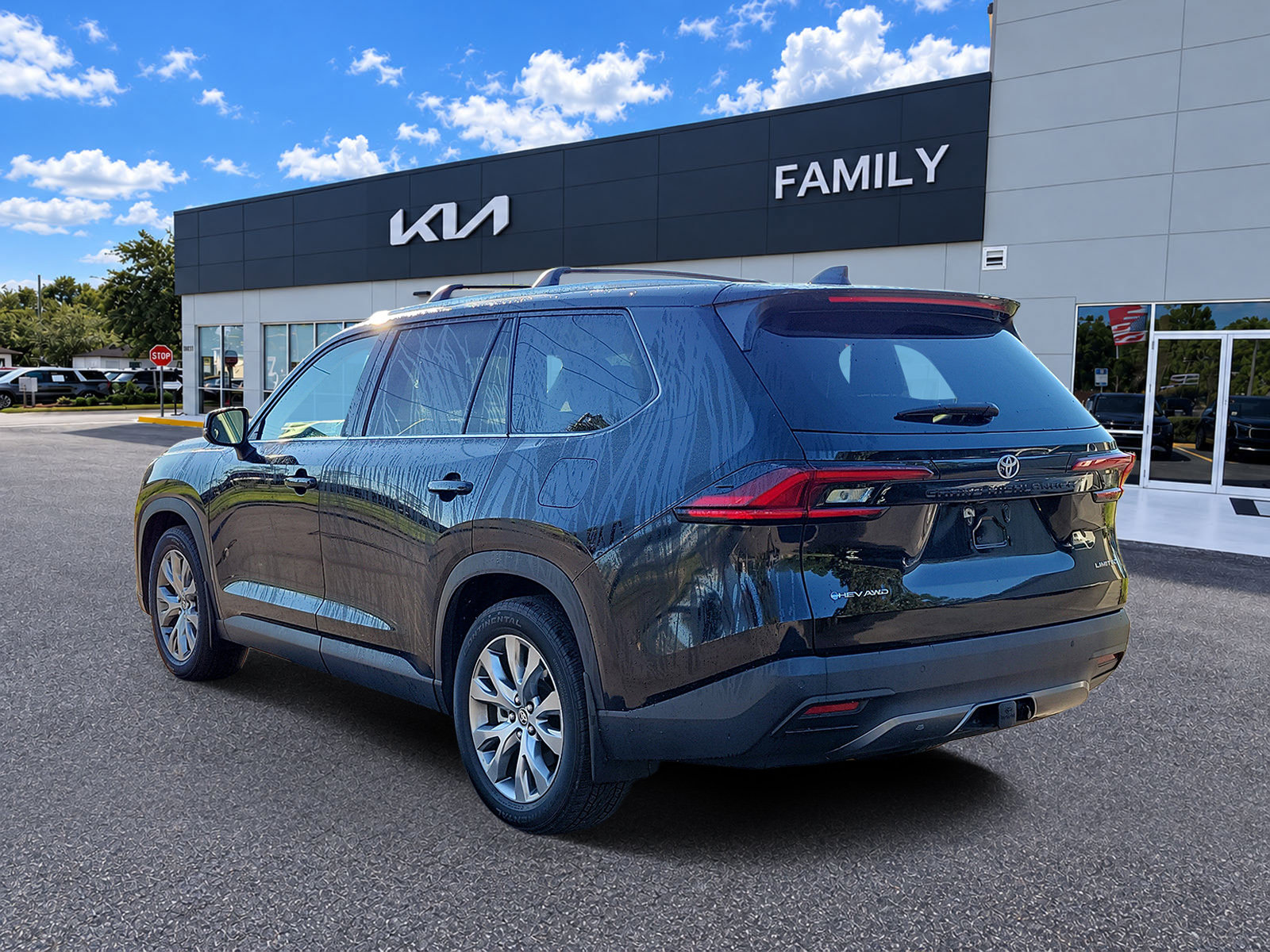 Used 2025 Toyota Grand Highlander AWD Hybrid image 4