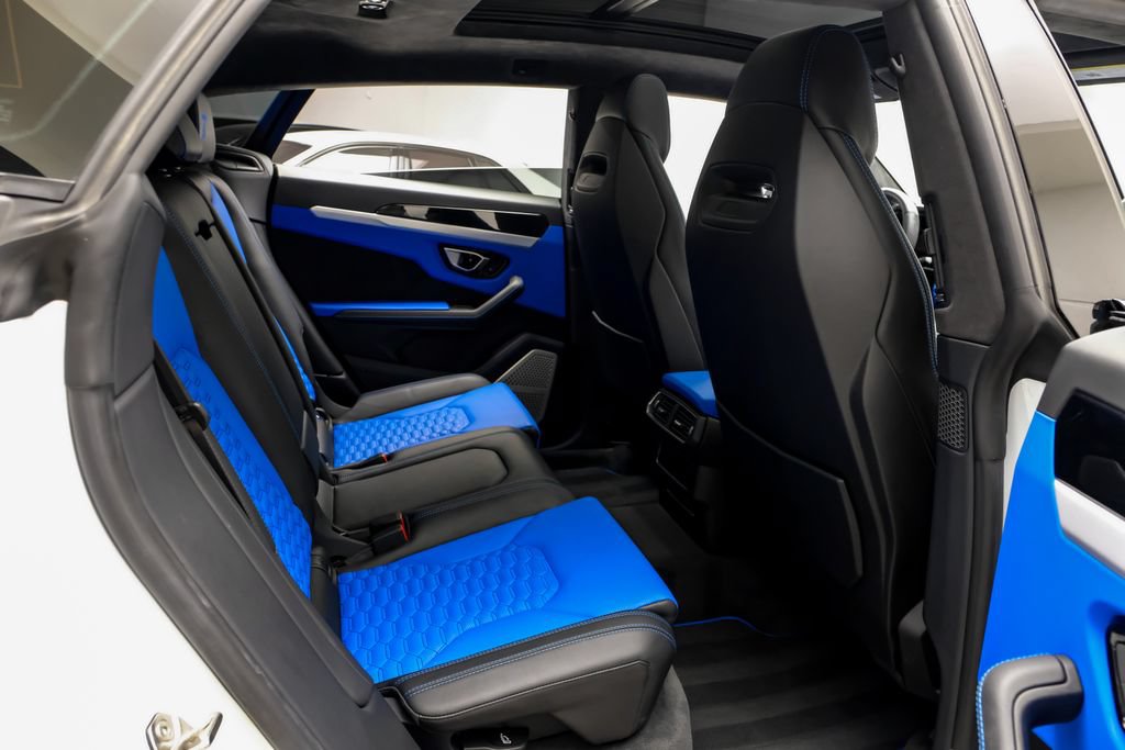 Used 2019 Lamborghini Urus AWD/4WD image 37