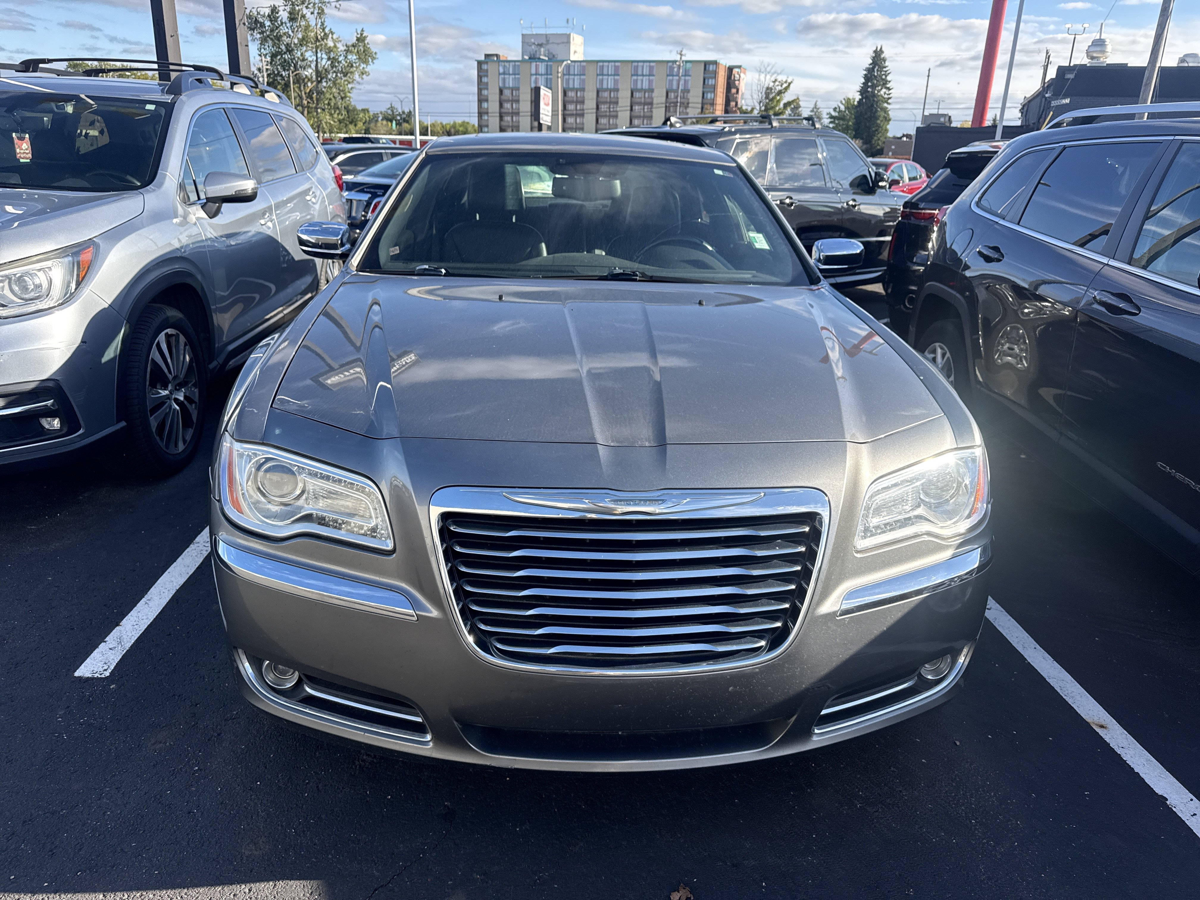 Used 2011 Chrysler 300 Limited RWD image 7