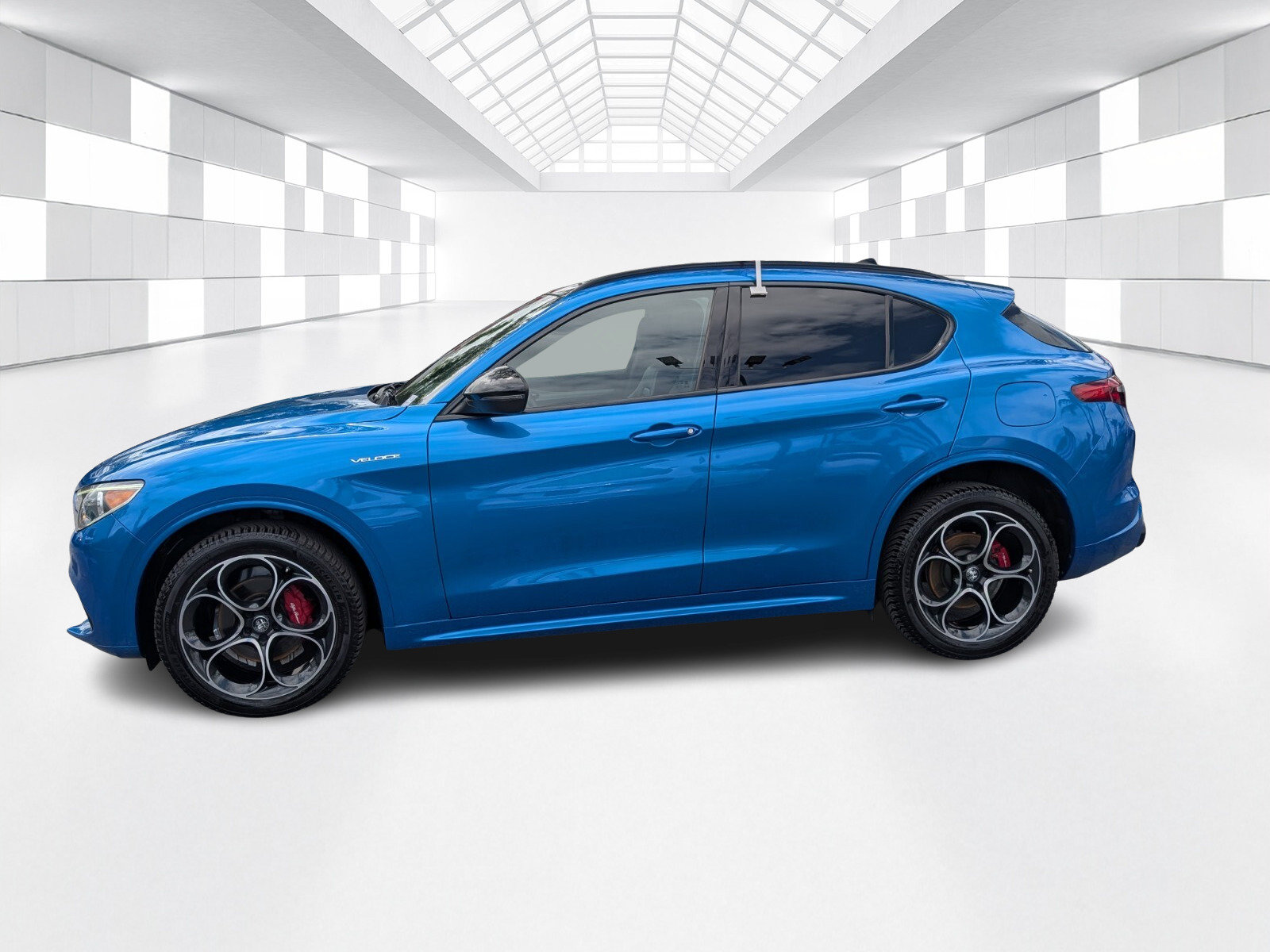 Used 2022 Alfa Romeo Stelvio Veloce AWD/4WD image 4