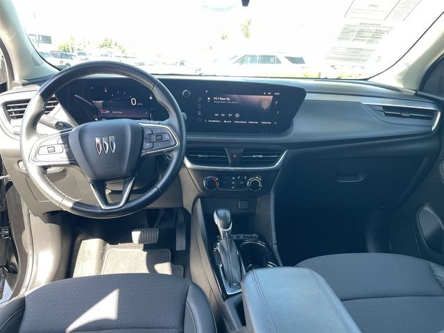 Used 2024 Buick Encore GX Preferred FWD image 19