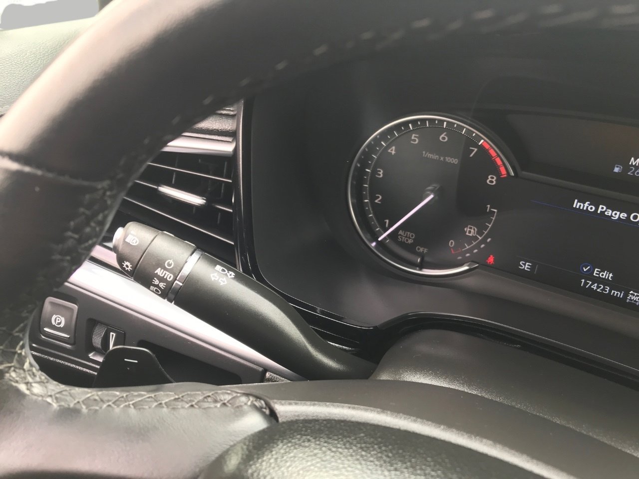 Certified 2025 Cadillac XT6 Premium Luxury image 16