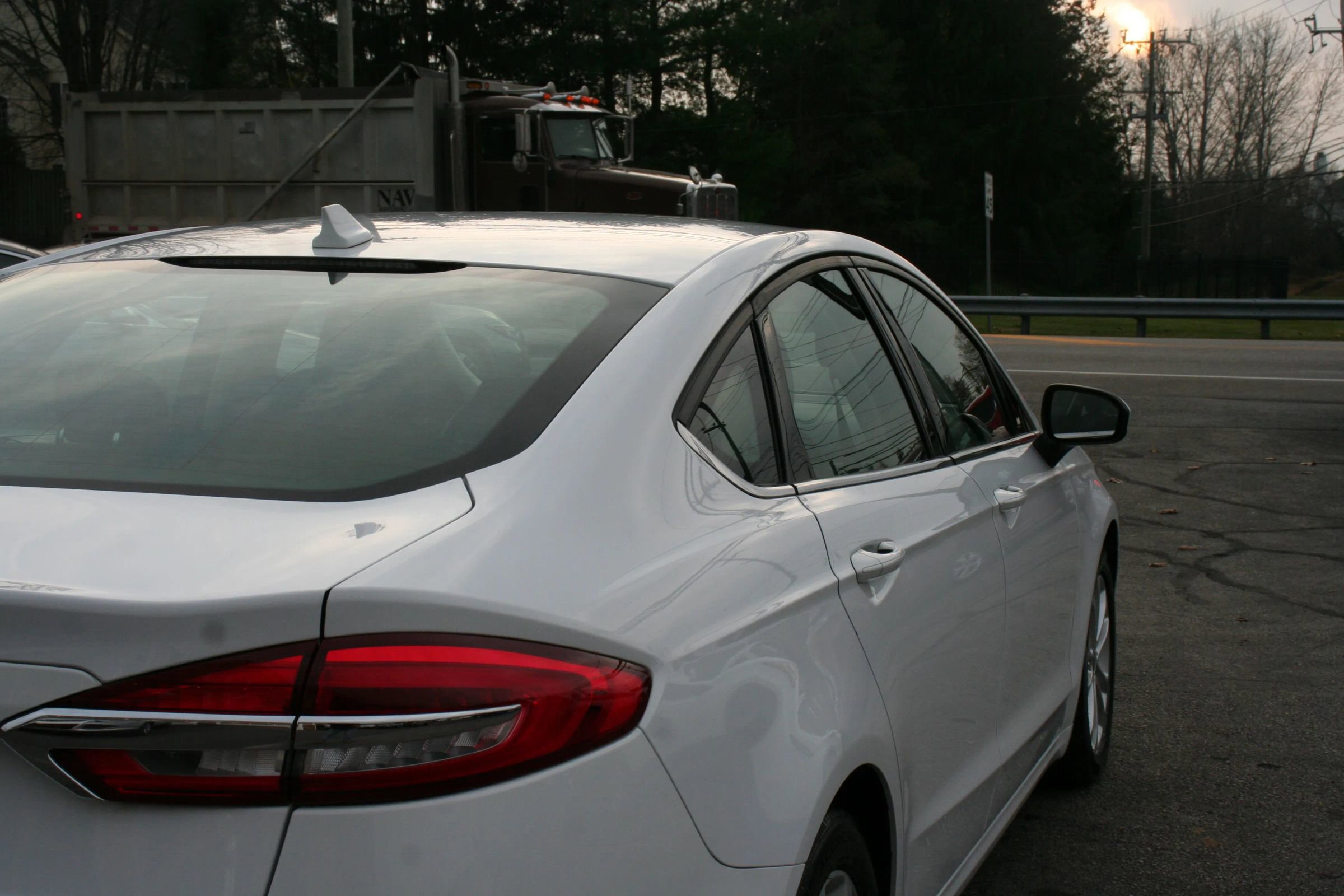 Used 2019 Ford Fusion SE image 25