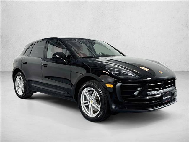 Certified 2026 Porsche Macan AWD/4WD image 7