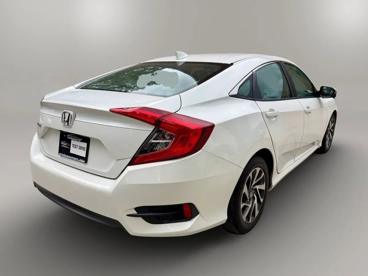 Used 2018 Honda Civic EX image 4