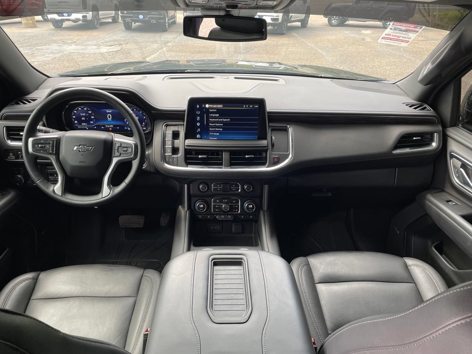 Used 2024 Chevrolet Suburban Z71 w/ Luxury Package AWD/4WD image 35