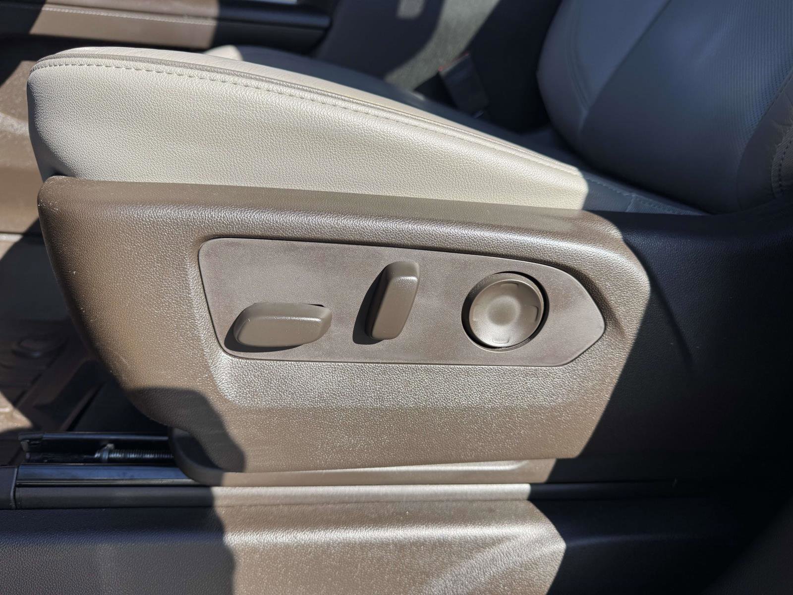 Used 2021 GMC Yukon SLT w/ SLT Luxury Plus Package image 52