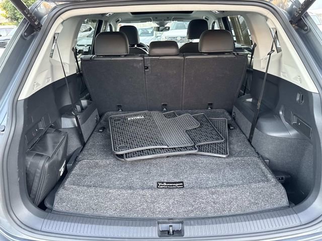 Certified 2023 Volkswagen Tiguan SE w/ Panoramic Sunroof Package image 5
