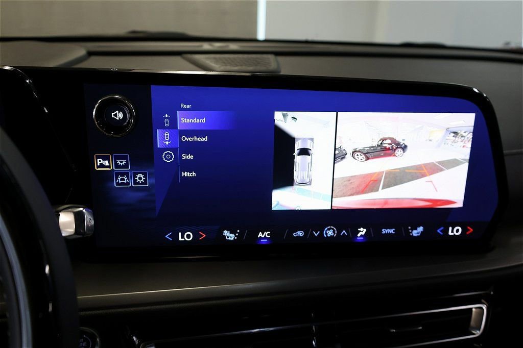 New 2025 Chevrolet Traverse LT w/ Enhanced Driving Package FWD image 52