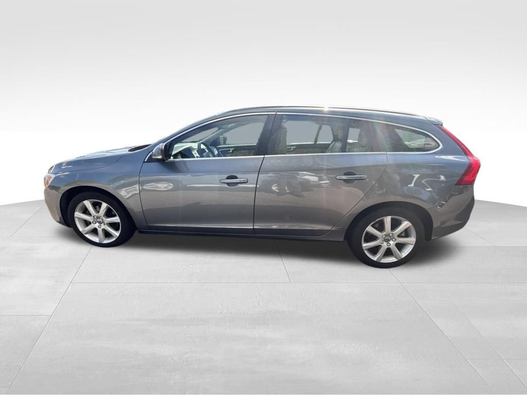 Used 2017 Volvo V60 T5 Premier FWD image 3