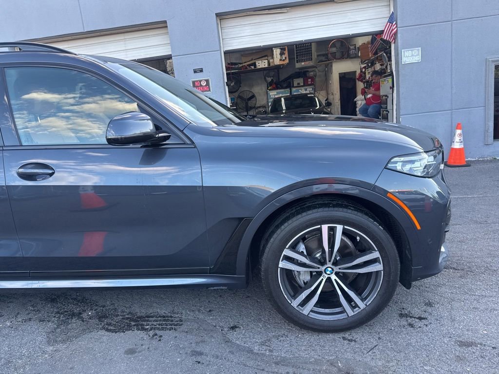 Used 2020 BMW X7 xDrive40i w/ M Sport Package AWD/4WD image 10