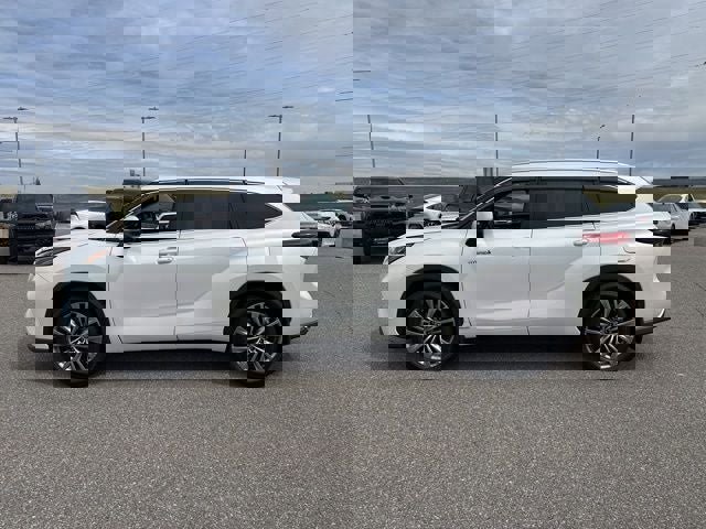 Used 2021 Toyota Highlander Platinum image 8