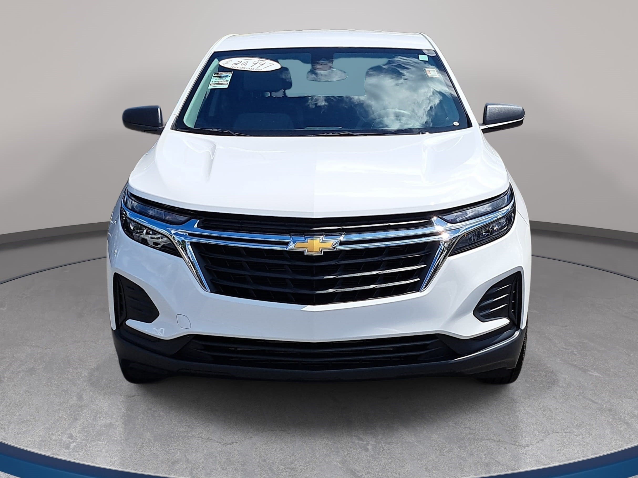 Used 2023 Chevrolet Equinox LS FWD image 2
