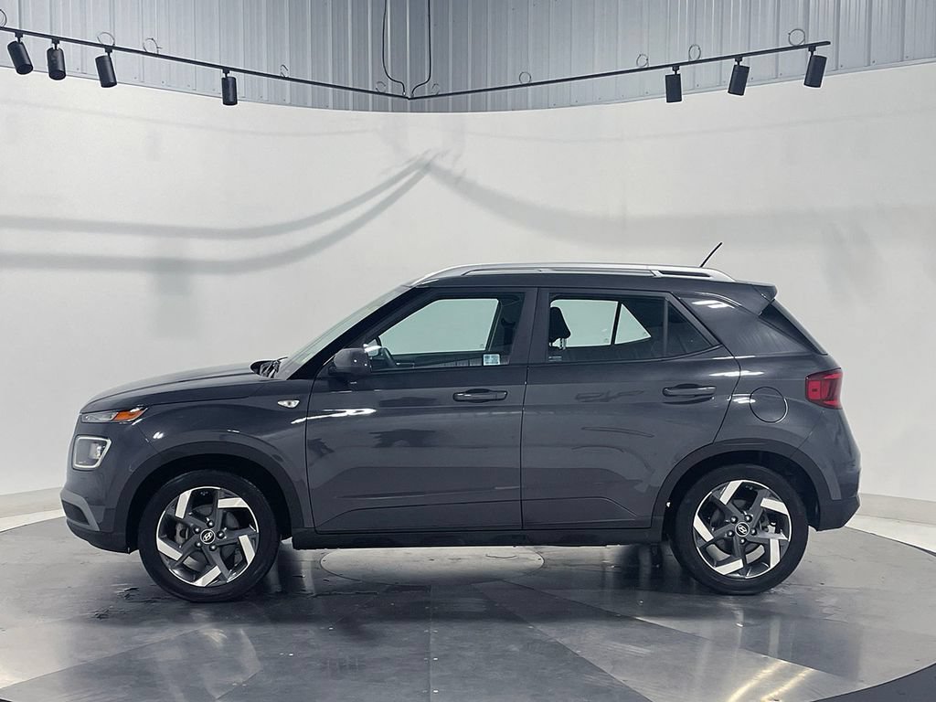 Used 2023 Hyundai Venue SEL w/ Cargo Package FWD image 13