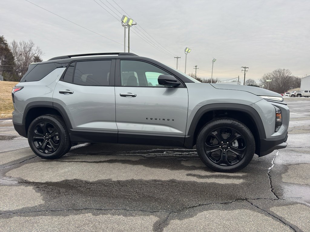 New 2026 Chevrolet Equinox LT w/ Midnight Edition image 3