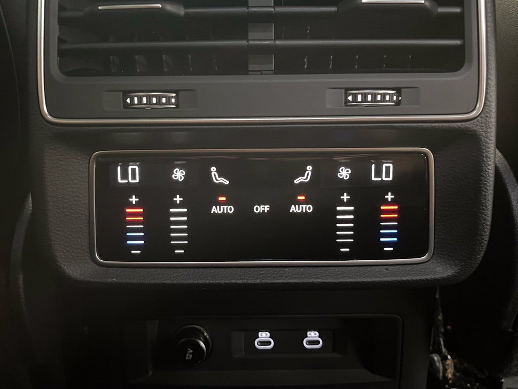 Used 2022 Audi Q8 Premium Plus AWD/4WD image 25